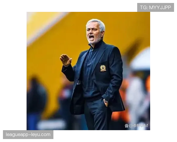 穆里尼奥战术革新显成效,灵活变阵引领球队强势复苏 穆里尼奥战术革新显成效,灵活变阵引领球队强势复苏