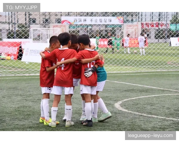 狼队青训再创佳绩，新星闪耀引燃未来期待