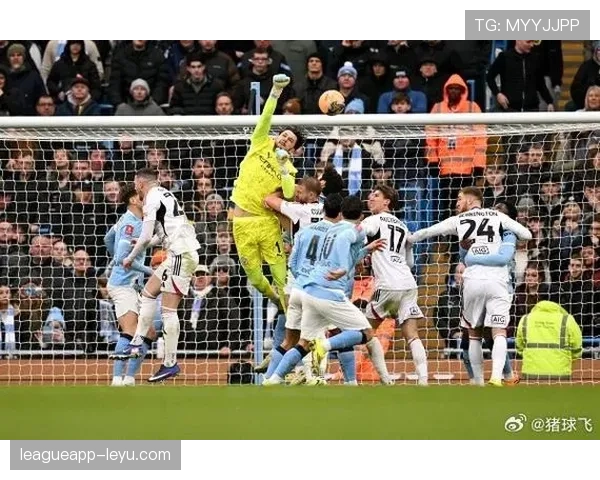 奥纳纳出球能力面对阿森纳高位逼抢的挑战 奥纳纳出球能力面对阿森纳高位逼抢的挑战