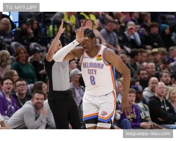 罗伯特·威廉姆斯无球掩护制造错位，内线防守效率领跑全队