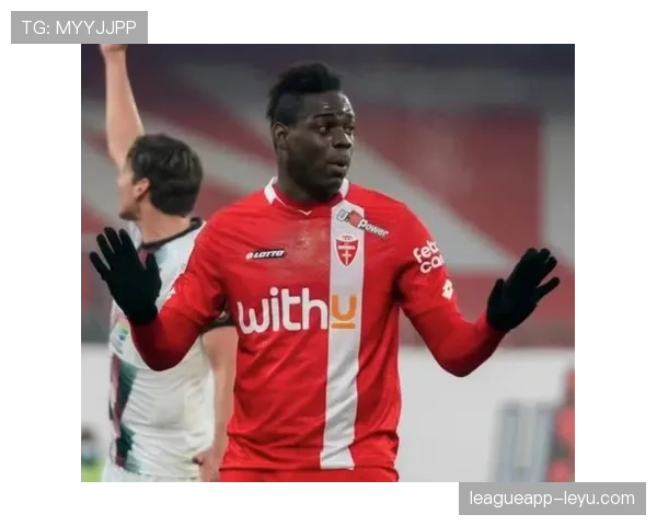 马里奥·巴洛特利的衣橱图出来后，瞬间怀疑自己是不是走错片场